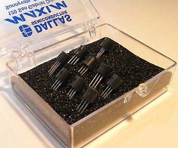 box of DS18S20 sensors