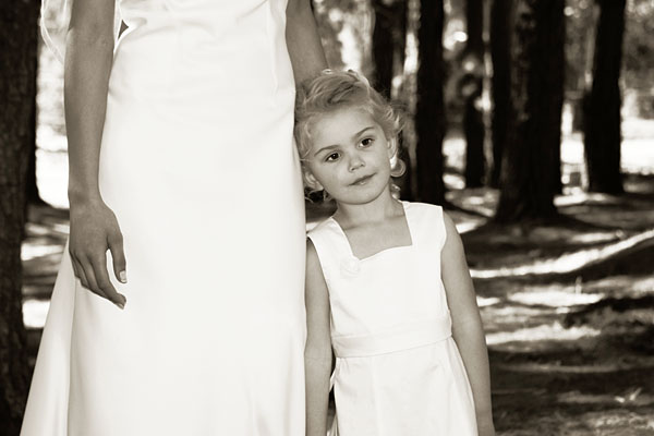 bride and flower girl