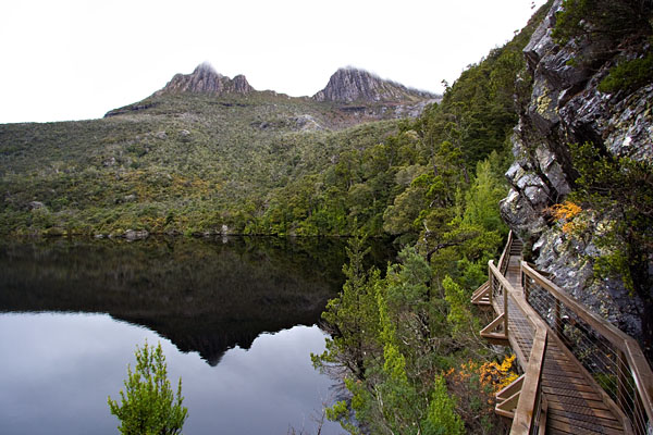 walkway around Dove Lake