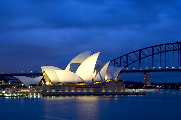 Sydney Opera House before dawn