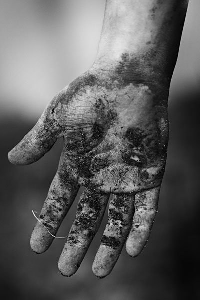 dirty hand