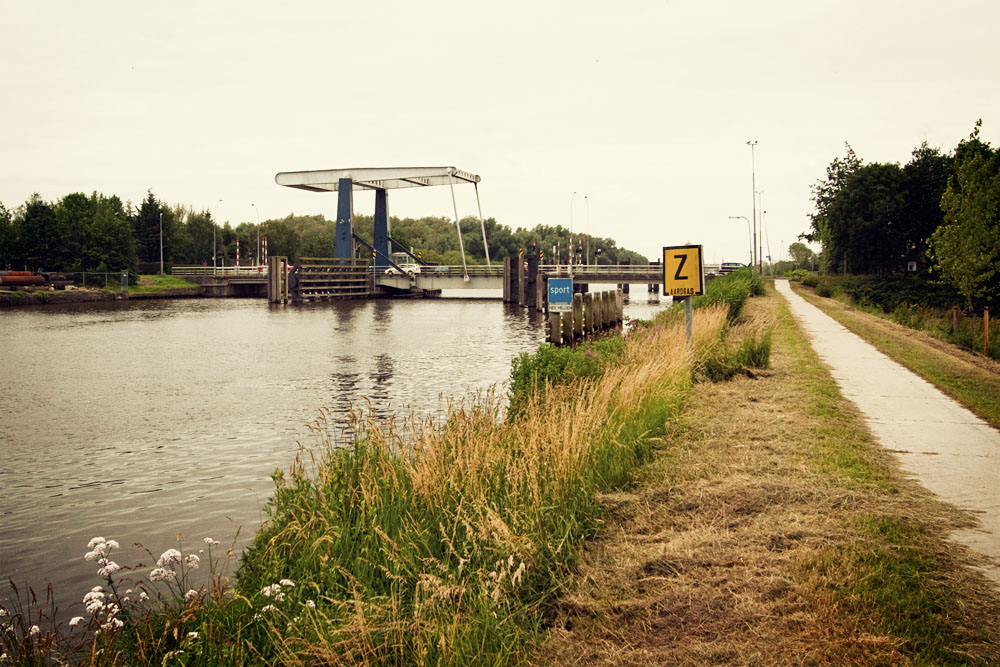 "Borgbrug" drawbridge over the Eemskanaal