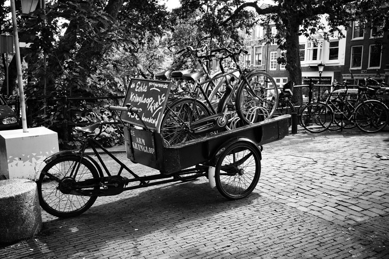 bakfiets outside a bike shop