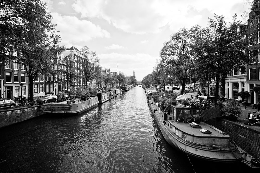 boats along the Prinsengracht