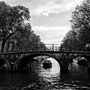 boat on the Keizersgracht passing under the bridge (Brouwersgracht in the foreground)